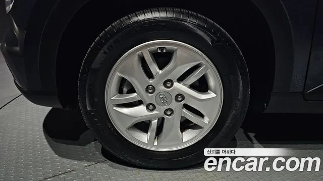 Hyundai Venue — Фото автомобиля 5