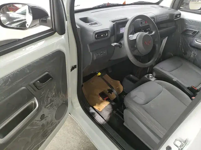 Wuling Zhiguang NEV — Фото автомобиля 15