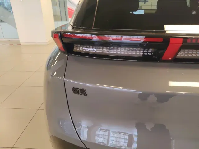 Lynk & Co Z20 — Фото автомобиля 30