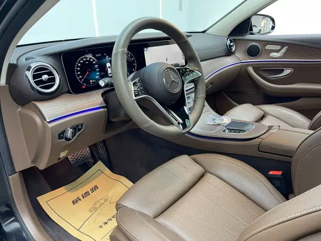 Mercedes-Benz E-Class — Фото автомобиля 11