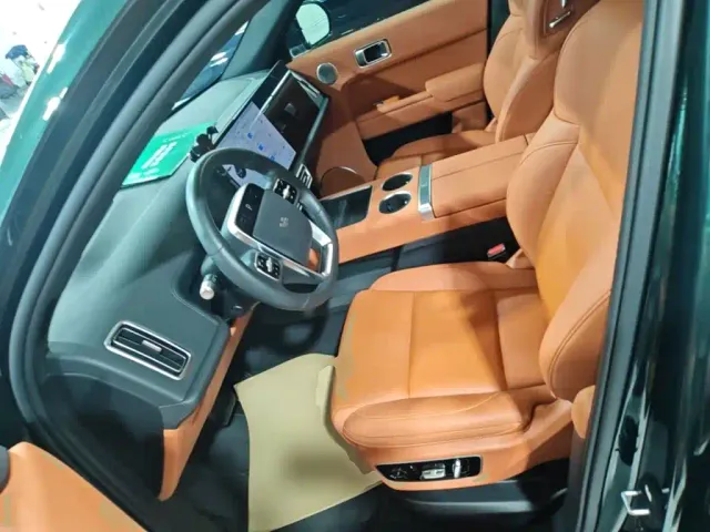 Li Auto L7 — Фото автомобиля 14