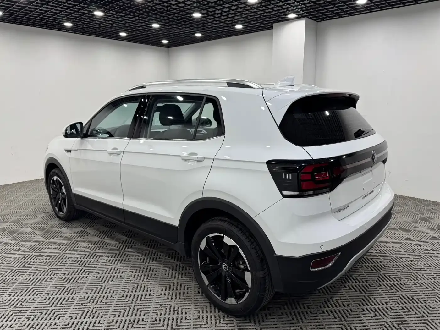 Volkswagen Tanying 2021 1.5L Automatic Smart Connect Edition — Фото автомобиля 9