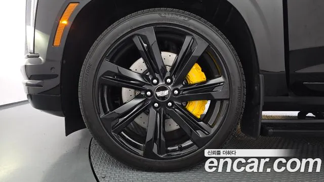 Cadillac Escalade — Фото автомобиля 5