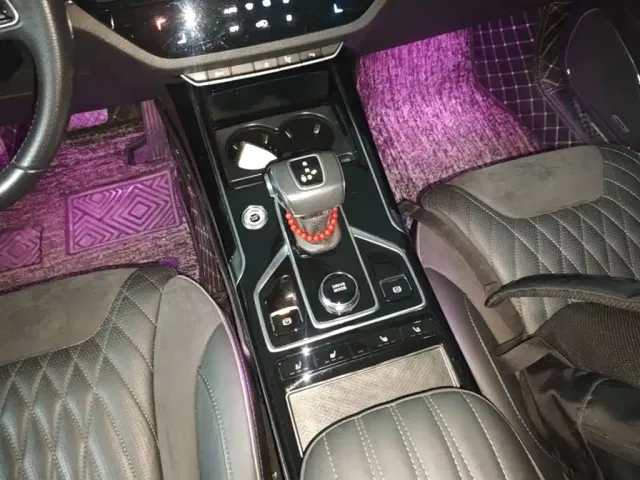 Hongqi HS5 — Фото автомобиля 13