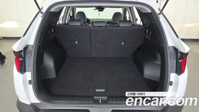Hyundai Tucson Tucson (NX4) Бензин 1.6 турбо 2WD — Фото автомобиля 20