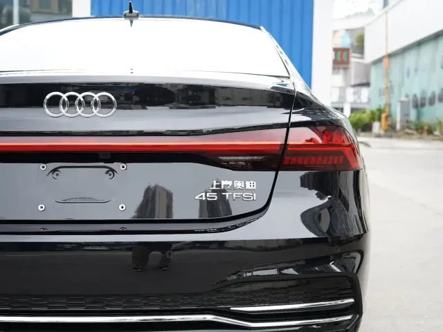 Audi A7L — Фото автомобиля 14