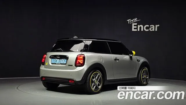 MINI Cooper Electric — Фото автомобиля 2