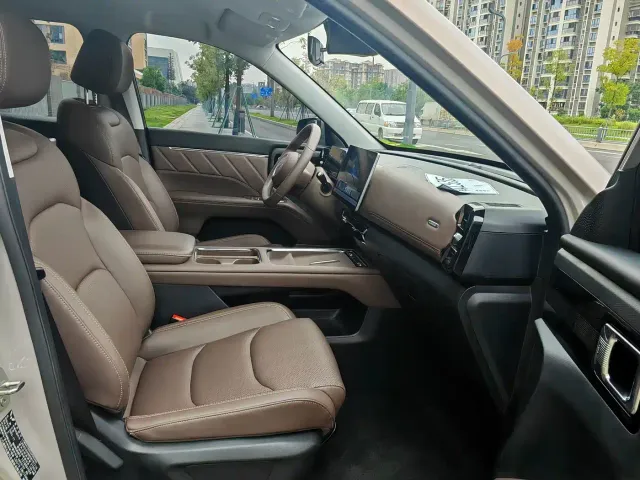 Wuling Starlight 560 — Фото автомобиля 15