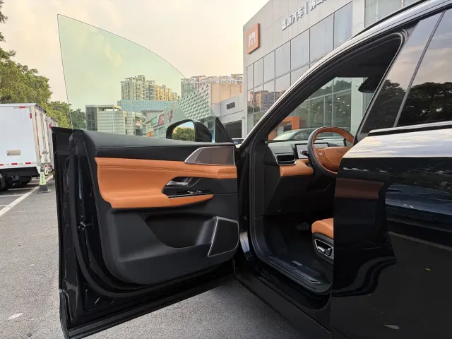 Xpeng G9 — Фото автомобиля 15