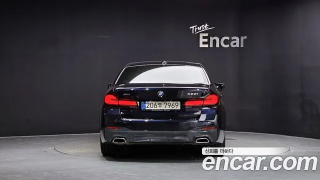 Фотография автомобиля — BMW 5-Series