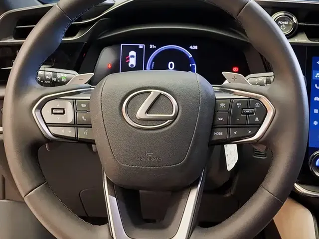 Lexus RZ — Фото автомобиля 6
