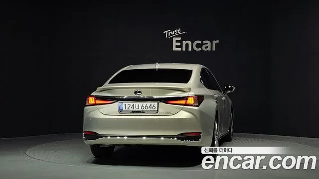 Lexus ES 7th Gen — Фото автомобиля 4