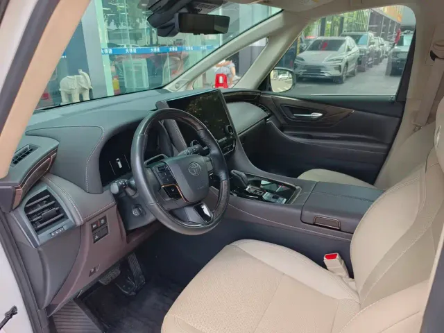 Toyota Alphard — Фото автомобиля 6