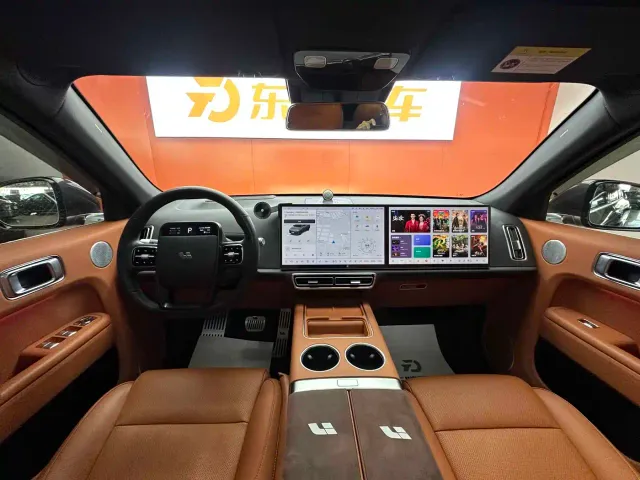 Li Auto L7 — Фото автомобиля 11