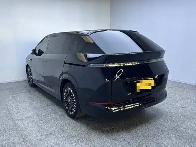 XPeng XPeng X9 2025 Extended Range Edition — Фото автомобиля 4