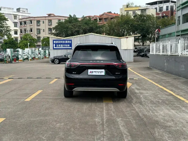 AITO Wenjie AITO M9 2024 Range Extender Ultra 52kWh 6-seater — Фото автомобиля 5