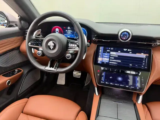 Maserati GranTurismo — Фото автомобиля 7