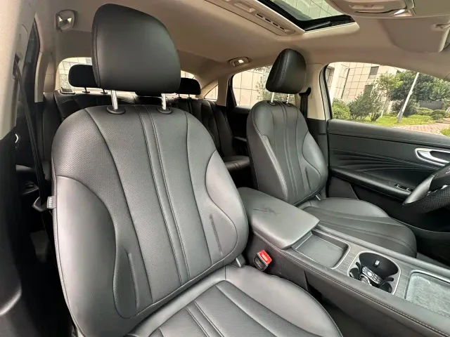 Roewe D7 — Фото автомобиля 12