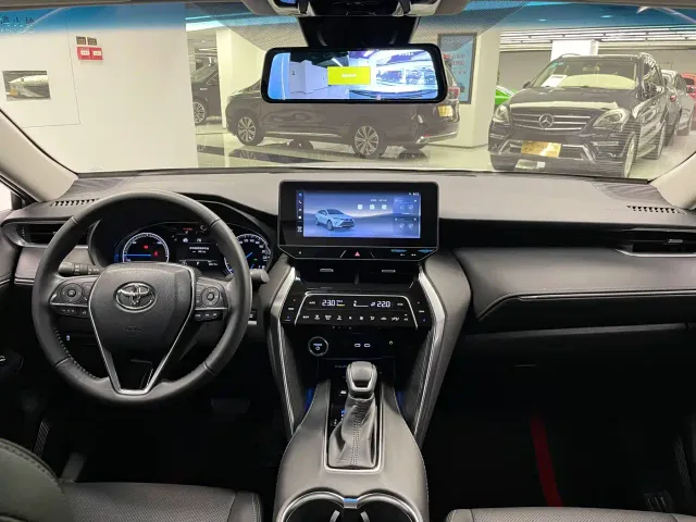 Toyota Harrier — Фото автомобиля 20