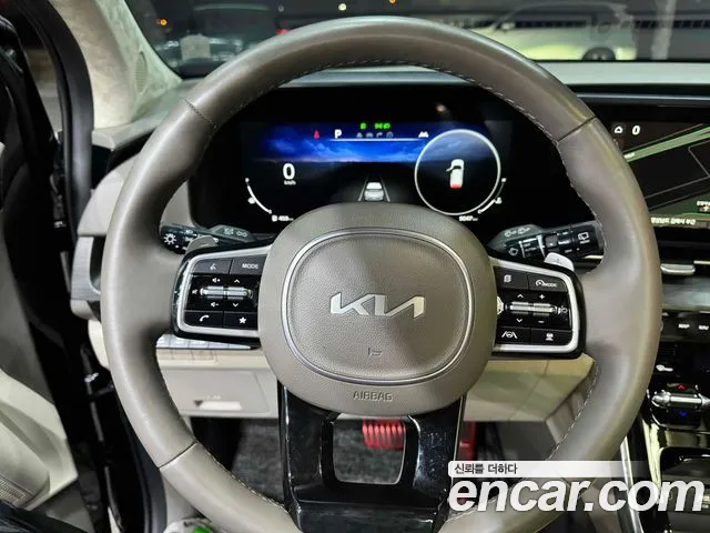 Kia Carnival Generation 4 — Фото автомобиля 9
