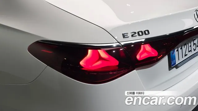 Mercedes-Benz E-Class W214 — Фото автомобиля 8