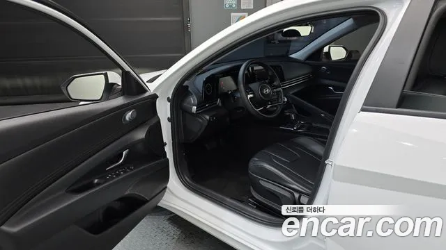 Hyundai AVANTE Новый Avante (CN7) — Фото автомобиля 10