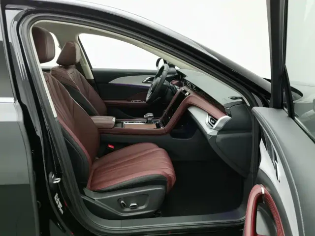 Hongqi H5 — Фото автомобиля 23