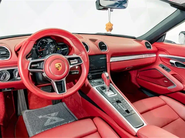 Porsche 718 — Фото автомобиля 12