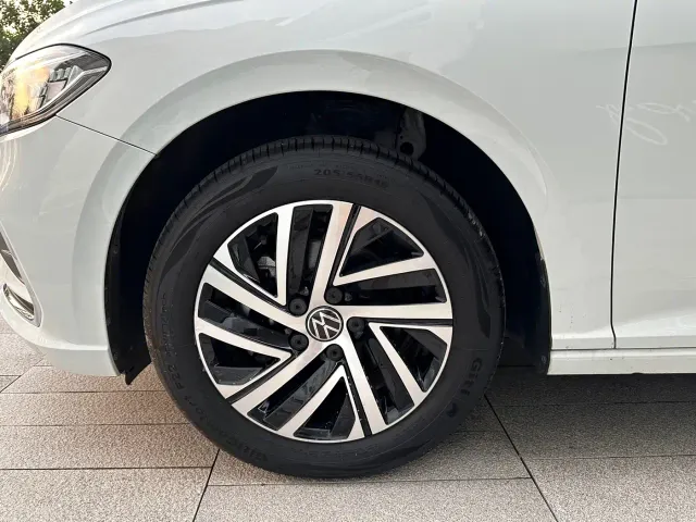 Volkswagen Lavida — Фото автомобиля 20