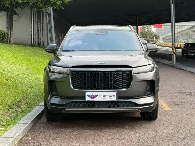 Li Auto ONE — Фото автомобиля 2