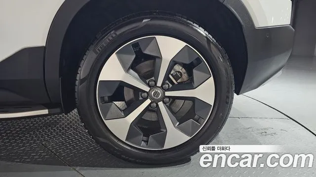 Вольво XC40 — Фото автомобиля 18