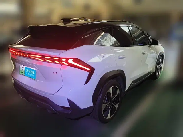 Geely Galaxy L7 — Фото автомобиля 5