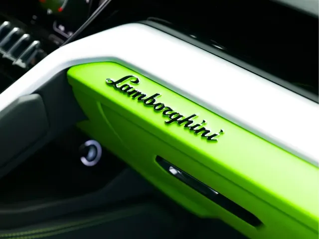 Lamborghini Urus — Фото автомобиля 16