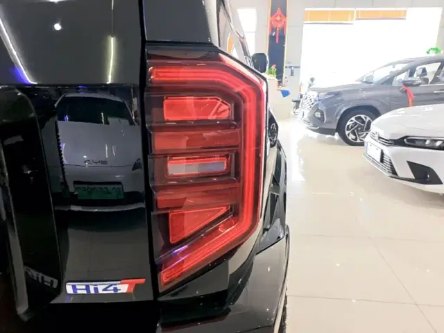Tank Tank 400 New Energy 2023 Hi4-T Super Edition — Фото автомобиля 7