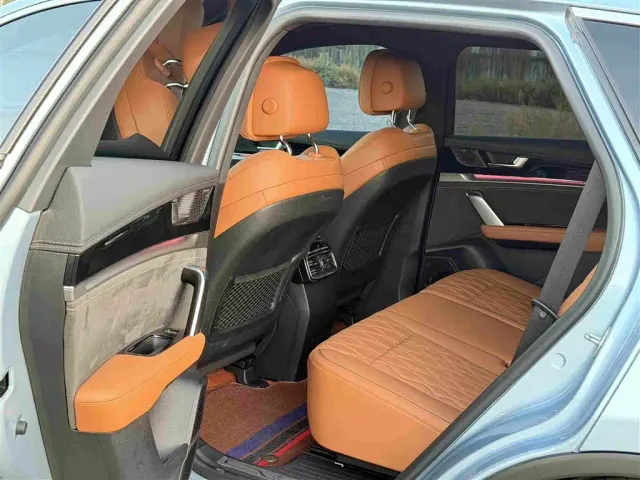 BYD Tang — Фото автомобиля 8