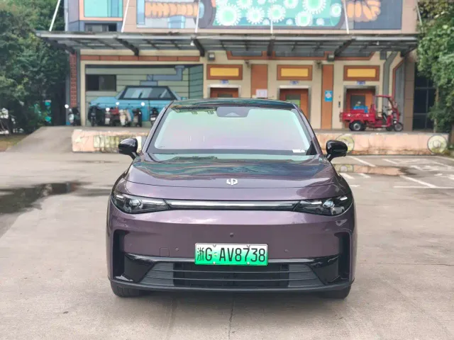 Leapmotor C10 — Фото автомобиля 2