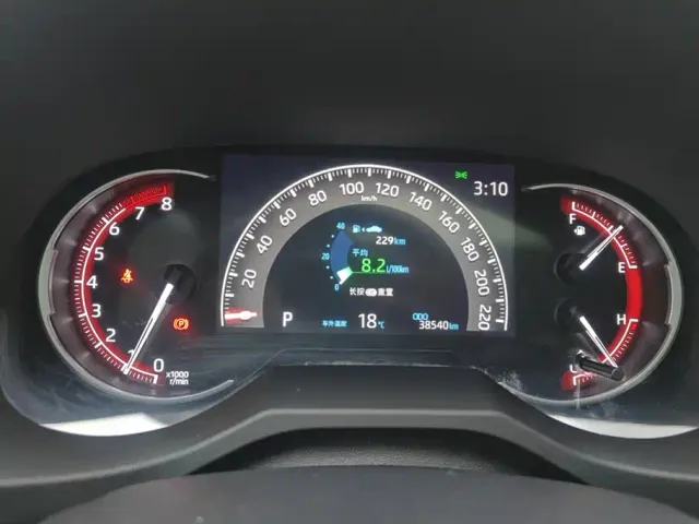 Toyota RAV4 — Фото автомобиля 14
