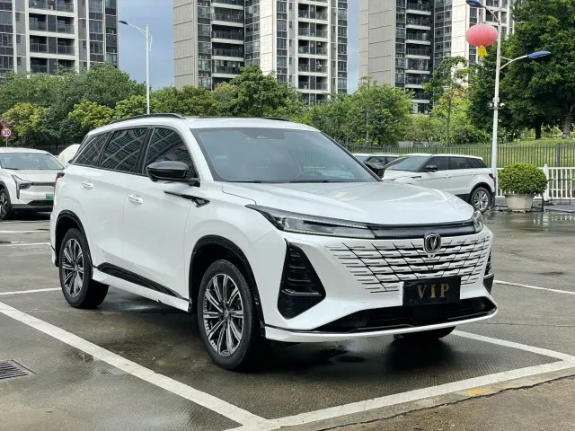 Changan CS75 Plus — Фото автомобиля 3