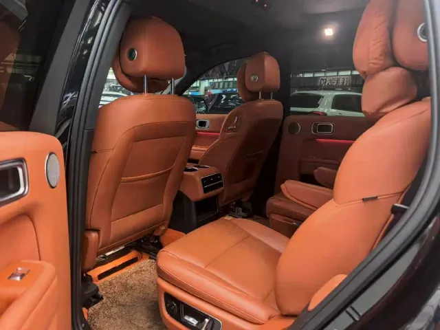 Li Auto L8 — Фото автомобиля 5