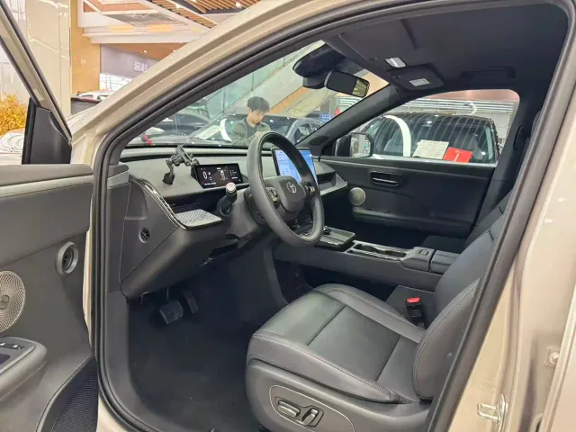 Toyota BoZhi 3X — Фото автомобиля 10