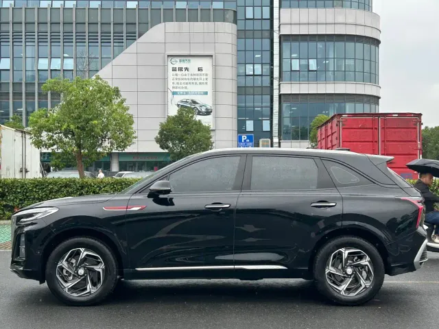 Hongqi HS3 — Фото автомобиля 4