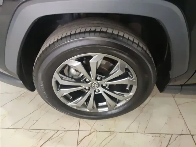 Toyota RAV4 — Фото автомобиля 24