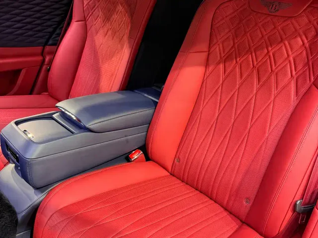 Bentley Flying Spur — Фото автомобиля 9