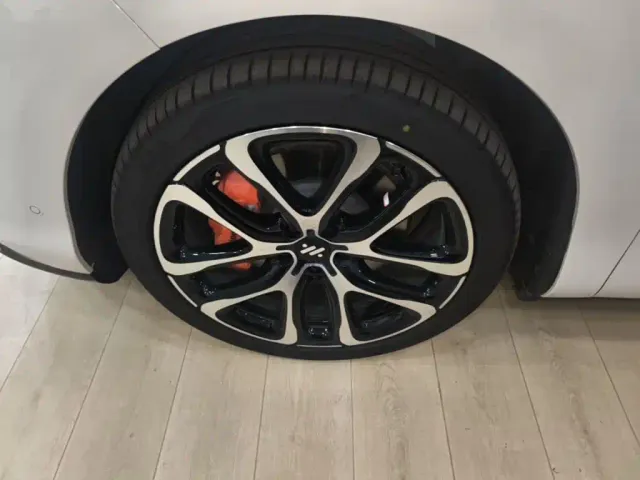 IM Motors LS6 — Фото автомобиля 22