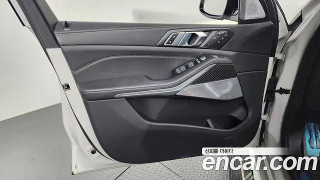 BMW X7 M60i xDrive M Sport 6 мест — Фото автомобиля 23