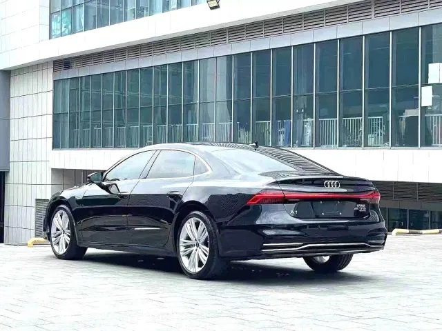 Audi A7L — Фото автомобиля 7