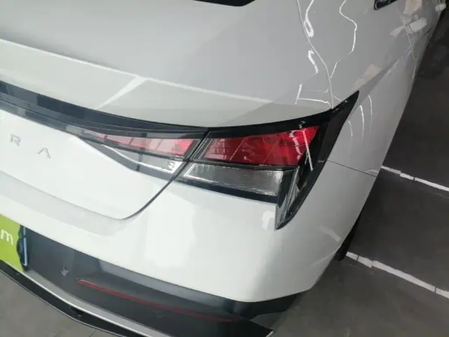 Hyundai Elantra — Фото автомобиля 7