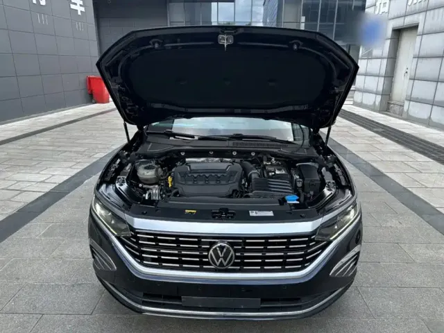 Volkswagen Passat — Фото автомобиля 4