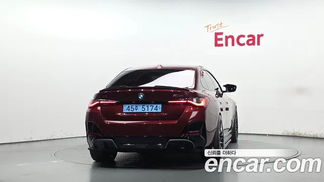 BMW i4 — Фото автомобиля 4