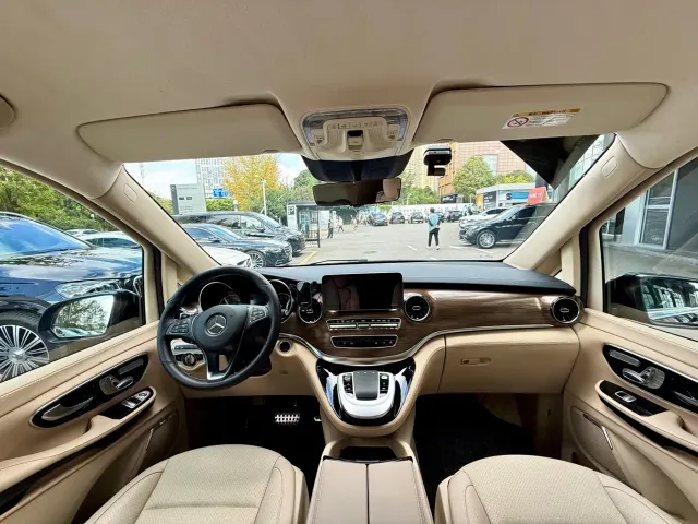 Mercedes-Benz V-Class — Фото автомобиля 22